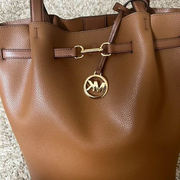 Micheal Kors Carson Large Pebbled Leather Tote Bag - Picture 7 of 7